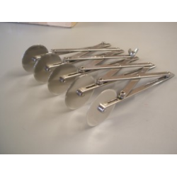 5 Wheel Expanding Pastry Cutter: Heavy Duty 5 Wheel Expanding Pastry Cutter: Heavy Duty